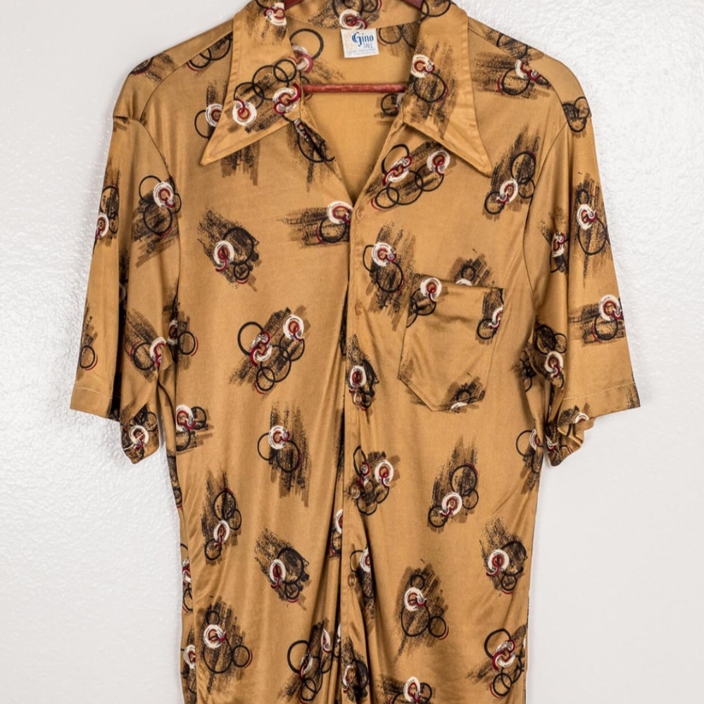 Vtg 70’s Wide Collar Golden Brown Button Down “Gino.”